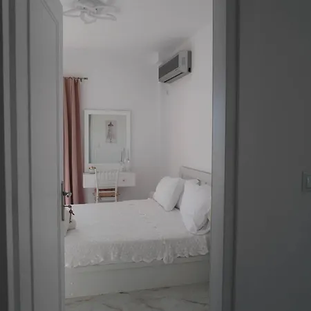 Ritaki Apartment *